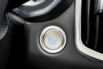 Standard PEPS smart key: smart keyless entry to control sunroof and remote start.
